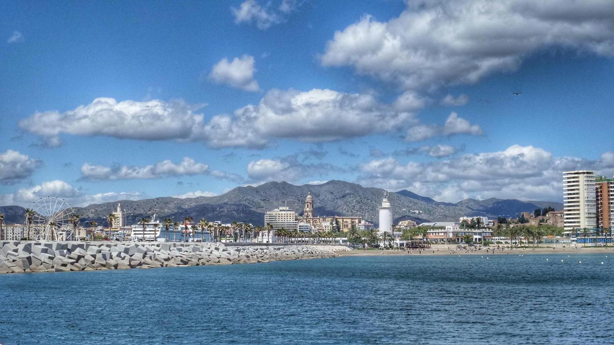 Apartamento Los Tres Soles Málaga Buitenkant foto