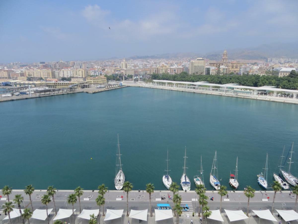 Apartamento Los Tres Soles Málaga Buitenkant foto