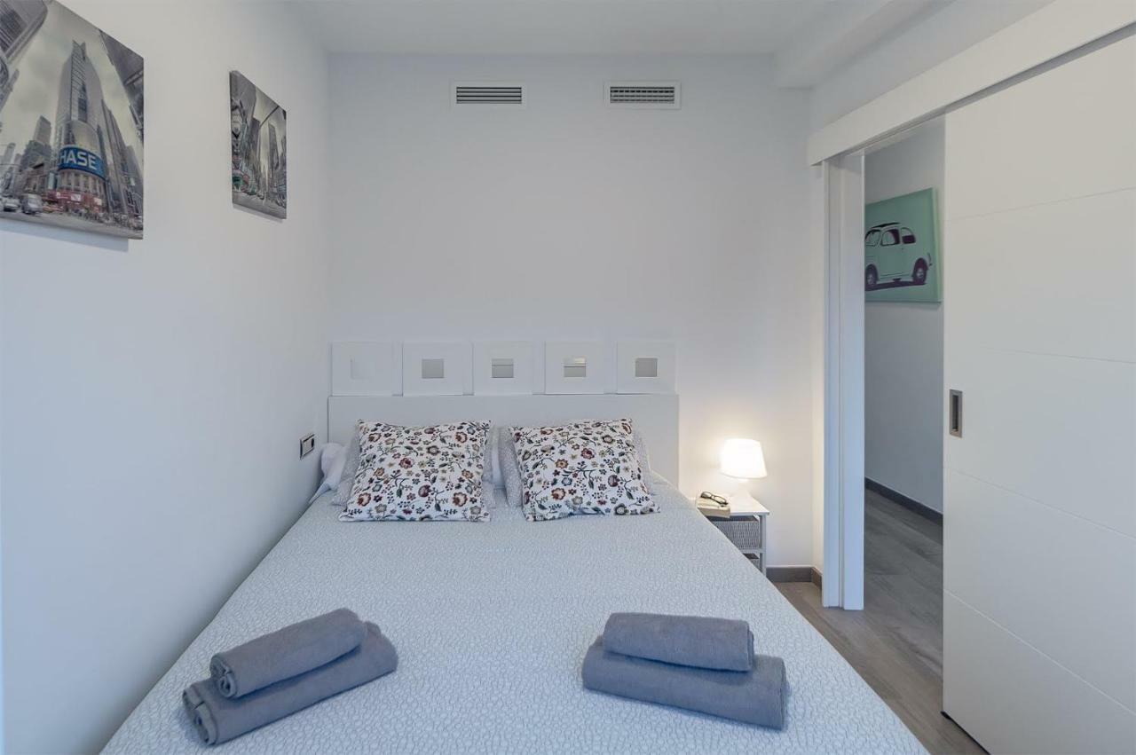 Apartamento Los Tres Soles Málaga Buitenkant foto